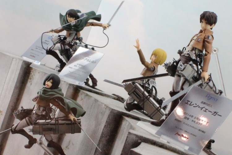 Conjunto de figuras de Eren, Mikasa, Levi y Erwin disponibles a un precio económico
